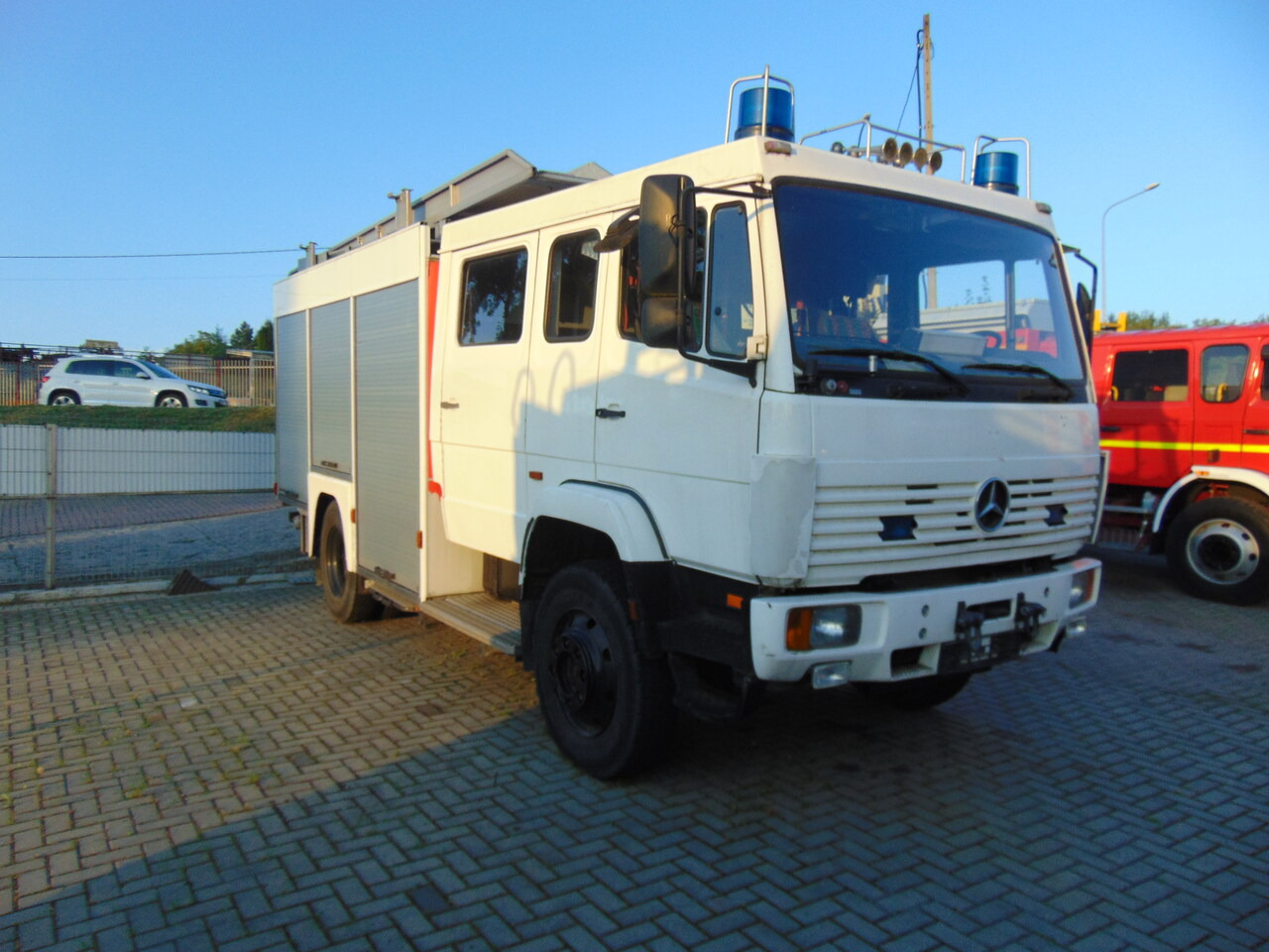 MERCEDES-BENZ 1124AF 4x4 MAGIRUS - Feuerwehrfahrzeug: das Bild 2 MERCEDES-BENZ 1124AF 4x4 MAGIRUS - Feuerwehrfahrzeug: das Bild 2