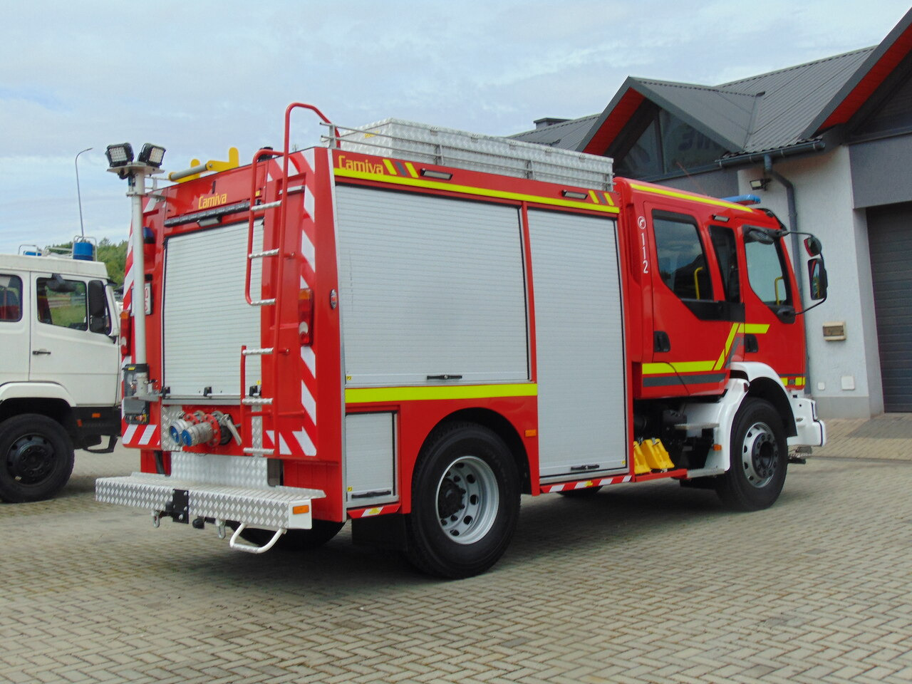 RENAULT Midlum 270dCi Camiva - Feuerwehrfahrzeug: das Bild 4 RENAULT Midlum 270dCi Camiva - Feuerwehrfahrzeug: das Bild 4