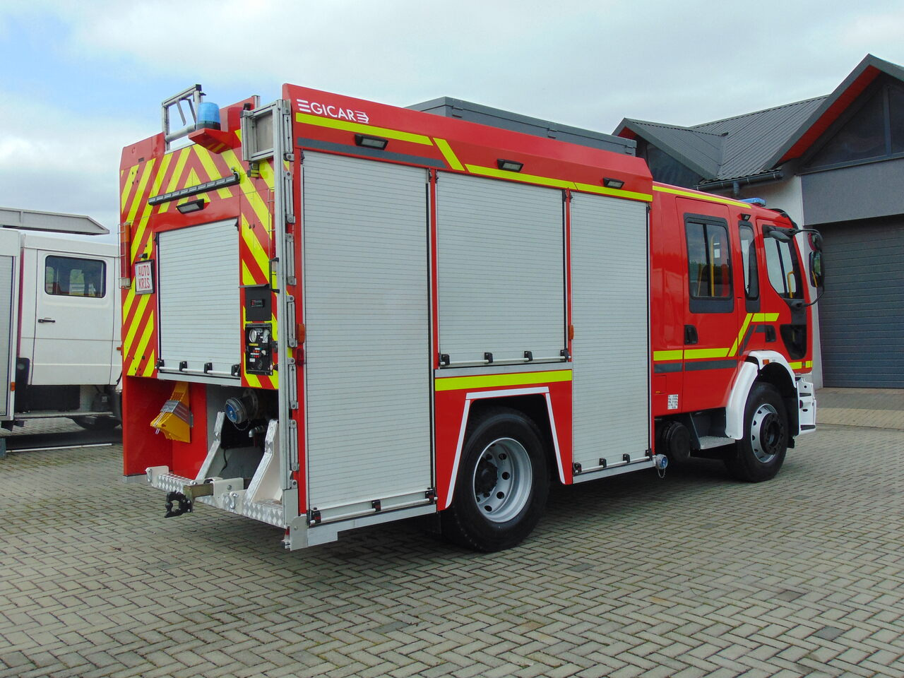 RENAULT Premium 260 GICAR - Feuerwehrfahrzeug: das Bild 4 RENAULT Premium 260 GICAR - Feuerwehrfahrzeug: das Bild 4