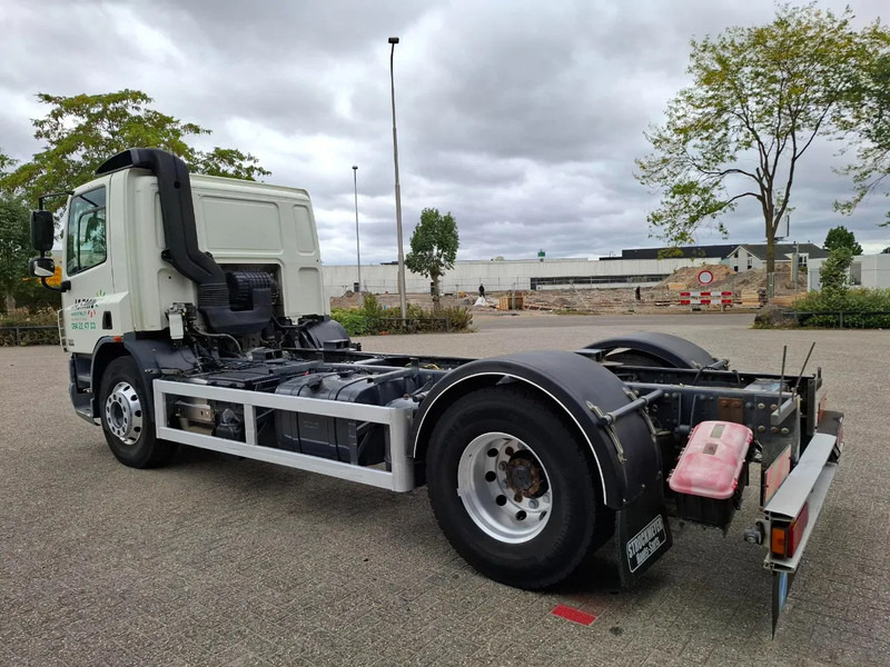 DAF CF75-250 / ADR / ONLY:320740 KM / PTO / INLINER / ALCOA / GOOD CONDITION / MANUAL / EURO-5 / 2011 - Fahrgestell LKW: das Bild 3 DAF CF75-250 / ADR / ONLY:320740 KM / PTO / INLINER / ALCOA / GOOD CONDITION / MANUAL / EURO-5 / 2011 - Fahrgestell LKW: das Bild 3