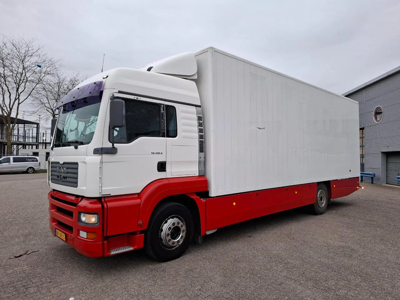 MAN TG310A / NL TRUCK / TUV:06-07-2026 / ONLY:249085 KM / SMART TACHO / 1SIDE OPEN / PLATFORM 2000 KG / AUTOMATIC / EURO-3 / 2002 - Koffer LKW: das Bild 1 MAN TG310A / NL TRUCK / TUV:06-07-2026 / ONLY:249085 KM / SMART TACHO / 1SIDE OPEN / PLATFORM 2000 KG / AUTOMATIC / EURO-3 / 2002 - Koffer LKW: das Bild 1