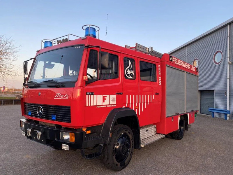 Mercedes-Benz 1124 AF / 4X4 / GERMAN TRUCK / WATERTANK 2400 LITER+POMP / GOOD CONDITION / ONLY:25235 KM / MARGE / MANUAL / 1996 - Feuerwehrfahrzeug: das Bild 1 Mercedes-Benz 1124 AF / 4X4 / GERMAN TRUCK / WATERTANK 2400 LITER+POMP / GOOD CONDITION / ONLY:25235 KM / MARGE / MANUAL / 1996 - Feuerwehrfahrzeug: das Bild 1