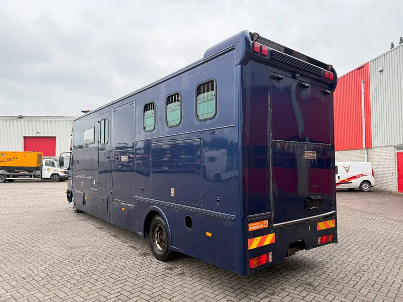 Mercedes-Benz Atego 1223 / ENGINE RUNNING / ONLY:159450 KM / HORSETRUCK / HEATED BOX / WATERTANK / LIVING ROOM / EURO-2 / MANUAL / 1998 - Pferdetransporter: das Bild 3 Mercedes-Benz Atego 1223 / ENGINE RUNNING / ONLY:159450 KM / HORSETRUCK / HEATED BOX / WATERTANK / LIVING ROOM / EURO-2 / MANUAL / 1998 - Pferdetransporter: das Bild 3