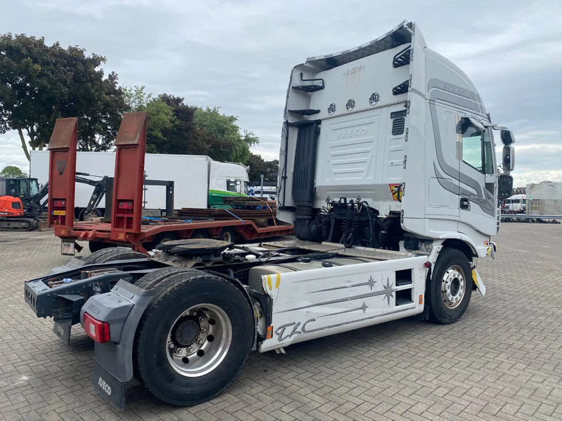 Iveco Stralis 570 XP / ENGINE RUNNING / INTARDER / PARKCOOL / DOUBLE TANK / NAVI / LEATHER / ONLY:749717 KM / ALCOA / EURO-6 / 2017 - Sattelzugmaschine: das Bild 5 Iveco Stralis 570 XP / ENGINE RUNNING / INTARDER / PARKCOOL / DOUBLE TANK / NAVI / LEATHER / ONLY:749717 KM / ALCOA / EURO-6 / 2017 - Sattelzugmaschine: das Bild 5