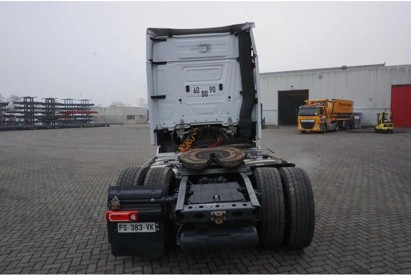 Mercedes-Benz ACTROS 1863 / ENGINE RUNNING / RETARDER/ HYDRAULICS / ONLY: 268593KM / GIGA-SPACE / MIRRORCAM / AUTOMATIC / EURO-6 / 2020 - Sattelzugmaschine: das Bild 4 Mercedes-Benz ACTROS 1863 / ENGINE RUNNING / RETARDER/ HYDRAULICS / ONLY: 268593KM / GIGA-SPACE / MIRRORCAM / AUTOMATIC / EURO-6 / 2020 - Sattelzugmaschine: das Bild 4