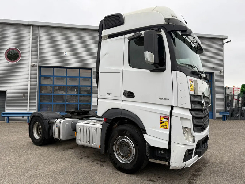 Mercedes-Benz Actros 1945 / HYDRAULICS / LWDS / AIRCO / SMART TACHO / 2XBED / 385WB / FRIDGE / AUTOMATIC / EURO-6 / 2019 - Sattelzugmaschine: das Bild 2 Mercedes-Benz Actros 1945 / HYDRAULICS / LWDS / AIRCO / SMART TACHO / 2XBED / 385WB / FRIDGE / AUTOMATIC / EURO-6 / 2019 - Sattelzugmaschine: das Bild 2