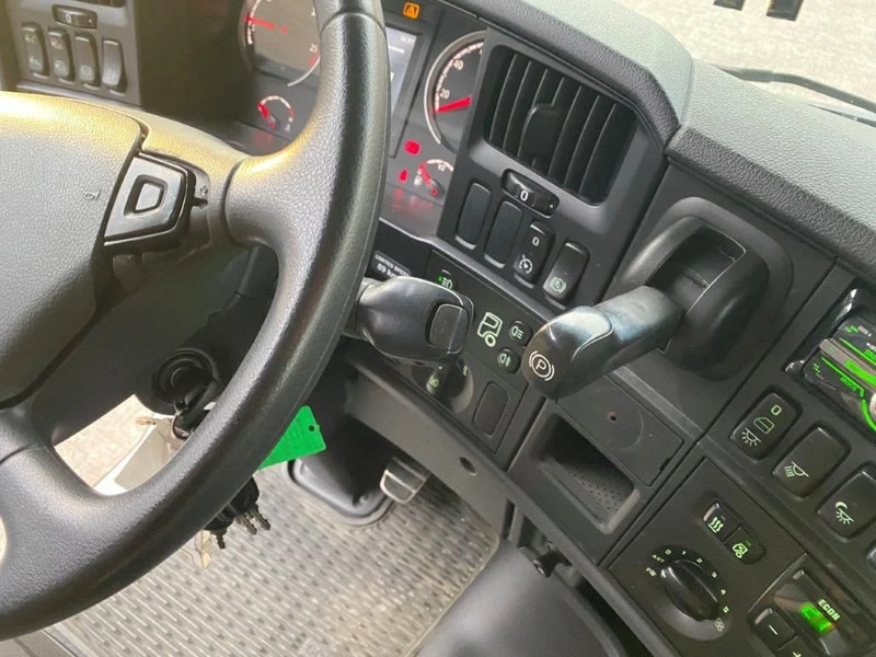 Sattelzugmaschine Scania R520 / RETARDER / DOUBLE TANK / AUTOMATIC / PARK-COOL / EURO-6 / 2015: das Bild 17