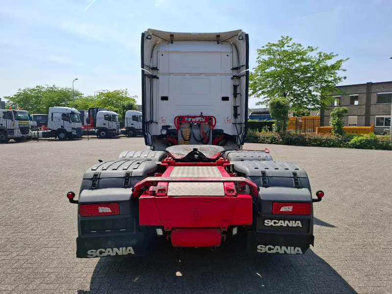 Scania R520 V8 / RETARDER / BOOGIE / FULL-AIR / ACC / LWDS / LEATHER / NAVI / XENON / FRIDGE / AUTOMATIC / EURO-6 / 2015 - Sattelzugmaschine: das Bild 4 Scania R520 V8 / RETARDER / BOOGIE / FULL-AIR / ACC / LWDS / LEATHER / NAVI / XENON / FRIDGE / AUTOMATIC / EURO-6 / 2015 - Sattelzugmaschine: das Bild 4