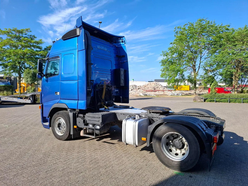 Volvo FH13-400 / HYDRAULICS / NL TRUCK / TUV:14-09-2025 / GLOBETROTTER / FRIGDE / AIRCO / AUTOMATIC / EURO-5 / 2006 - Sattelzugmaschine: das Bild 3 Volvo FH13-400 / HYDRAULICS / NL TRUCK / TUV:14-09-2025 / GLOBETROTTER / FRIGDE / AIRCO / AUTOMATIC / EURO-5 / 2006 - Sattelzugmaschine: das Bild 3