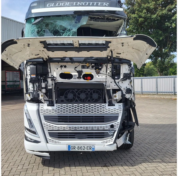 Volvo FH5-500 / ENGINE RUNNING / VEB+ / I-PARKCOOL / ONLY:349717 KM / I-SAVE / ACC / LWDS / SIDESKIRTS / AUTOMATIC / EURO-6 / 2023 - Sattelzugmaschine: das Bild 4 Volvo FH5-500 / ENGINE RUNNING / VEB+ / I-PARKCOOL / ONLY:349717 KM / I-SAVE / ACC / LWDS / SIDESKIRTS / AUTOMATIC / EURO-6 / 2023 - Sattelzugmaschine: das Bild 4