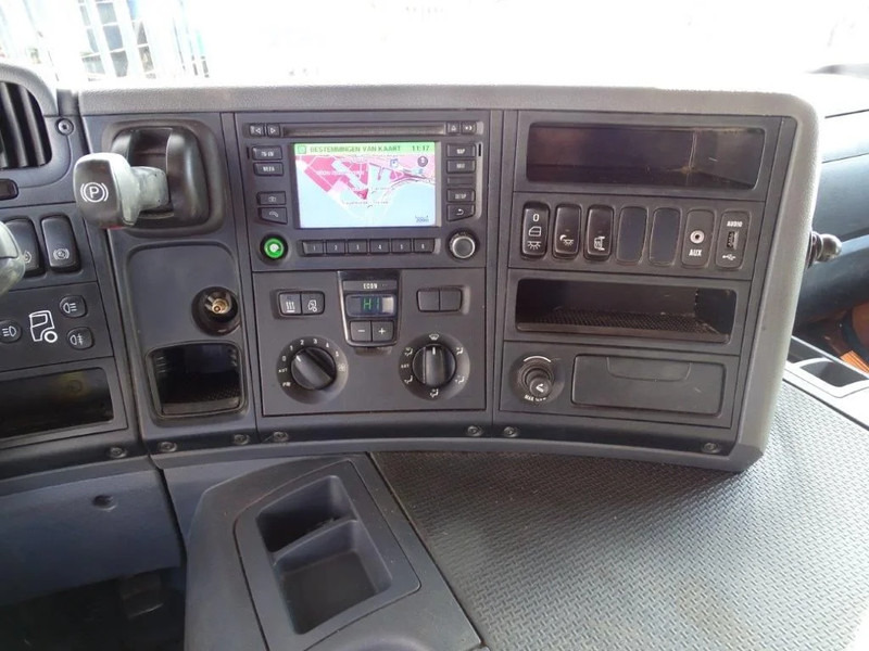 Fahrgestell LKW Scania P250 / AUTOMATIC / ONLY 155351 DKM / GOOD STATE / WB 5900 CM / FULL AIR / NAVI / EURO-6 / 2014: das Bild 17