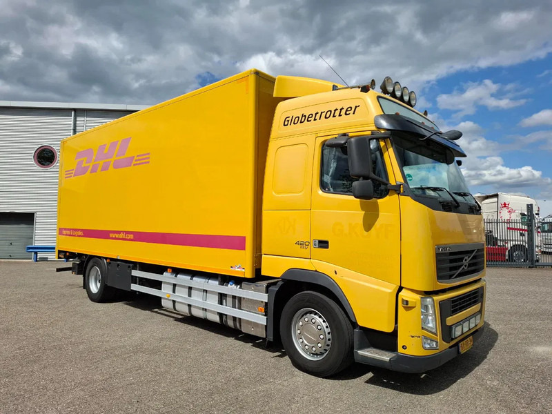 Volvo FH13-420 / NL TRUCK / PLATFORM 2000KG / AIRCO / FRIDGE / AUTOMATIC / EURO-5 / 2010 - Koffer LKW: das Bild 2 Volvo FH13-420 / NL TRUCK / PLATFORM 2000KG / AIRCO / FRIDGE / AUTOMATIC / EURO-5 / 2010 - Koffer LKW: das Bild 2