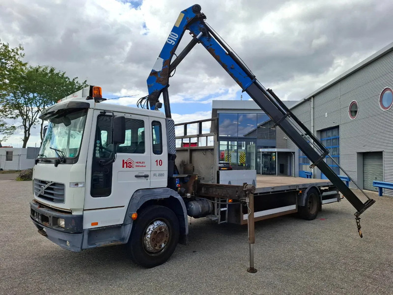 Volvo FL6-220 / HMF 910 / REMOTE / ONLY:493620 KM / AIRCO / FULL-AIR / MANUAL / EURO-3 / 2003 - Autokran: das Bild 1 Volvo FL6-220 / HMF 910 / REMOTE / ONLY:493620 KM / AIRCO / FULL-AIR / MANUAL / EURO-3 / 2003 - Autokran: das Bild 1