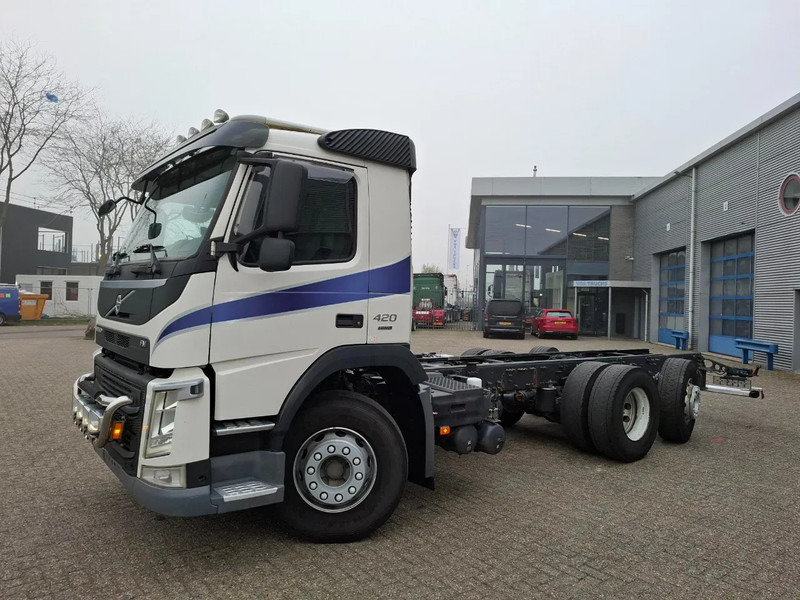Volvo FM4-420 / VEB+ / LWDS / LIFT+LENKACHSE / ONLY:336223 KM / INLINER / AUTOMATIC / EURO-6 / 2018 - Fahrgestell LKW: das Bild 1 Volvo FM4-420 / VEB+ / LWDS / LIFT+LENKACHSE / ONLY:336223 KM / INLINER / AUTOMATIC / EURO-6 / 2018 - Fahrgestell LKW: das Bild 1
