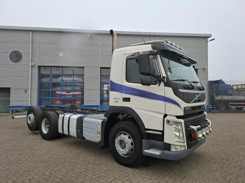 Volvo FM4-420 / VEB+ / LWDS / LIFT+LENKACHSE / ONLY:336223 KM / INLINER / AUTOMATIC / EURO-6 / 2018 - Fahrgestell LKW: das Bild 2 Volvo FM4-420 / VEB+ / LWDS / LIFT+LENKACHSE / ONLY:336223 KM / INLINER / AUTOMATIC / EURO-6 / 2018 - Fahrgestell LKW: das Bild 2
