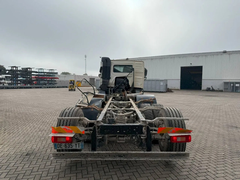 Volvo FMX 450 / ENGINE RUNNING / 8X4 / VEB / ONLY:260642 KM / PTO / LIFT+LENKACHSE / ALCOA / AUTOMATIC / EURO-6 / 2014 - Fahrgestell LKW: das Bild 4 Volvo FMX 450 / ENGINE RUNNING / 8X4 / VEB / ONLY:260642 KM / PTO / LIFT+LENKACHSE / ALCOA / AUTOMATIC / EURO-6 / 2014 - Fahrgestell LKW: das Bild 4