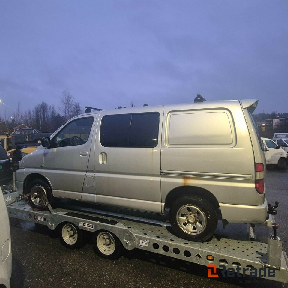 2009mod. TOYOTA HIACE 4WD D4d 4wd - PKW: das Bild 3 2009mod. TOYOTA HIACE 4WD D4d 4wd - PKW: das Bild 3