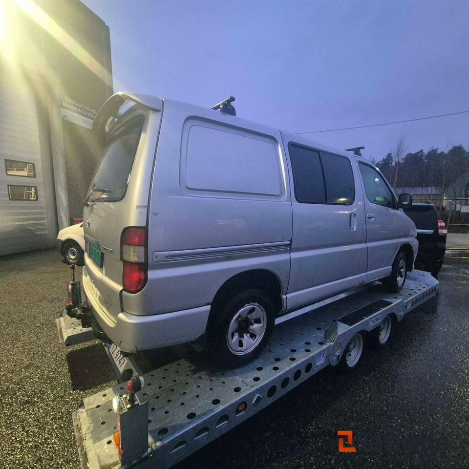 2009mod. TOYOTA HIACE 4WD D4d 4wd - PKW: das Bild 4 2009mod. TOYOTA HIACE 4WD D4d 4wd - PKW: das Bild 4