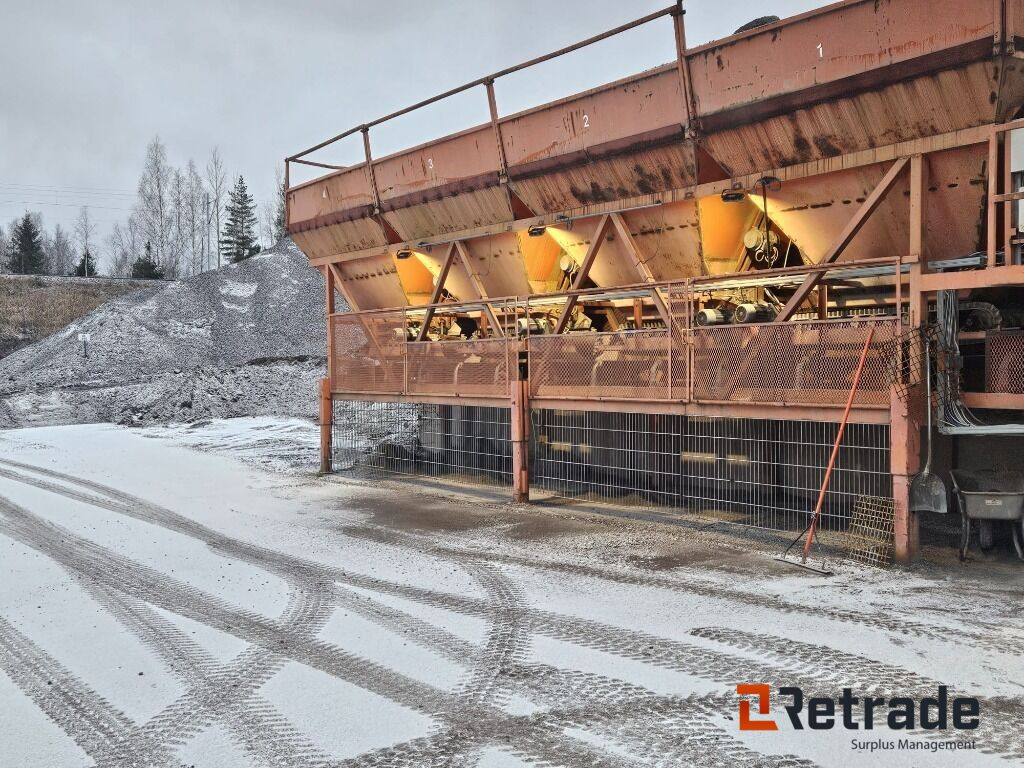 2 x Feeders Amomatic 8 pcs Silo VS 150 - Baumaschine: das Bild 1 2 x Feeders Amomatic 8 pcs Silo VS 150 - Baumaschine: das Bild 1