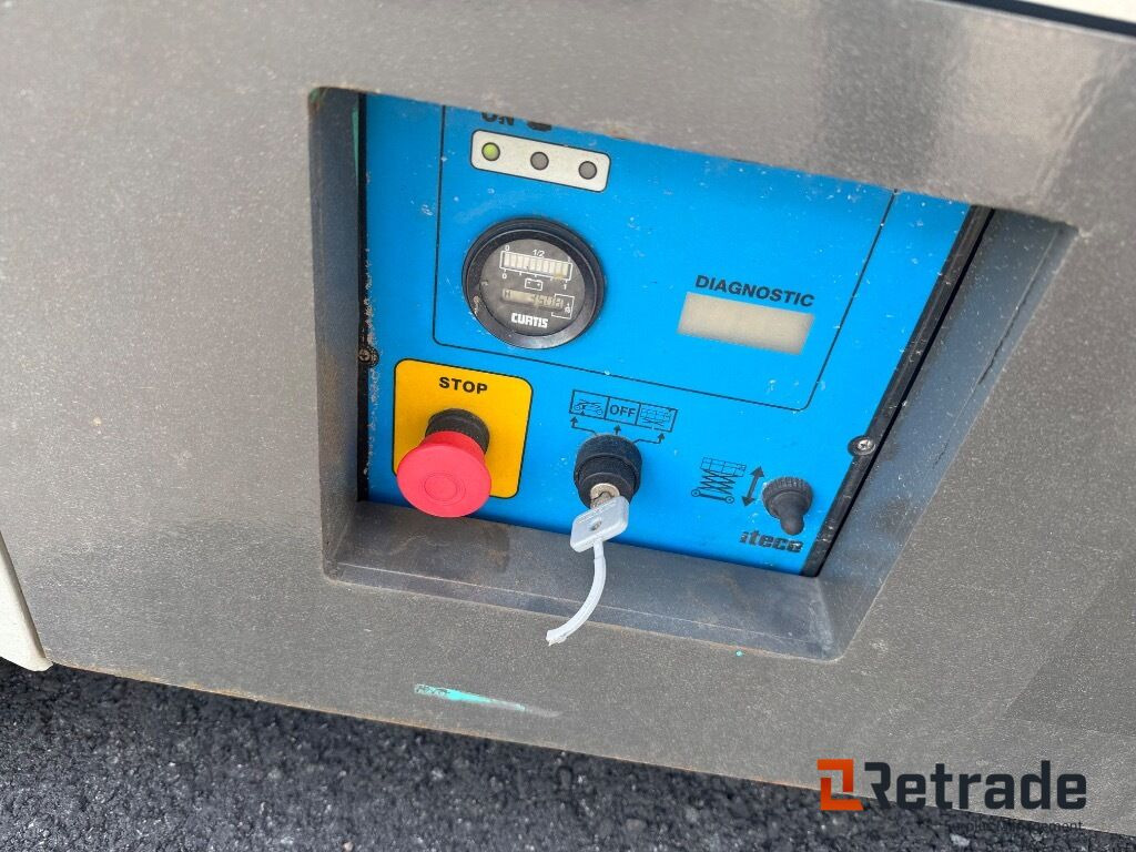 Scherenbühne Saxlift  Iteco  IT12122: das Bild 15