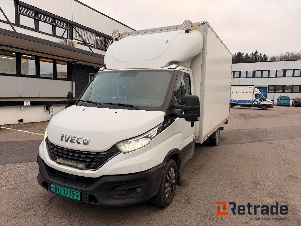 Skapbil IVECO 35S16 (parkert i Oslo) - Koffer Transporter: das Bild 1 Skapbil IVECO 35S16 (parkert i Oslo) - Koffer Transporter: das Bild 1