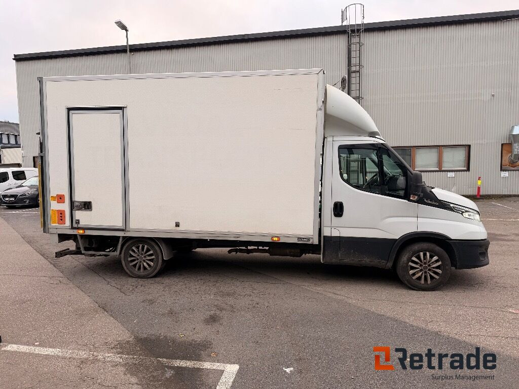 Skapbil IVECO 35S16 (parkert i Oslo) - Koffer Transporter: das Bild 4 Skapbil IVECO 35S16 (parkert i Oslo) - Koffer Transporter: das Bild 4