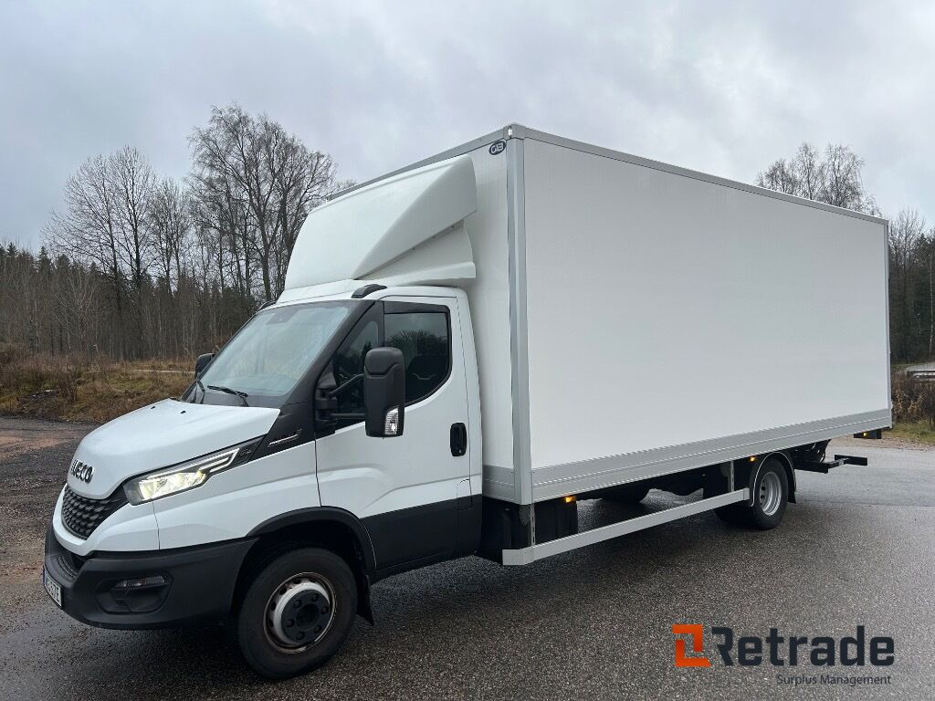Skåpbil med bak-gavellyft Iveco Daily 72-180 Låga mil , nyskick - Koffer Transporter: das Bild 1 Skåpbil med bak-gavellyft Iveco Daily 72-180 Låga mil , nyskick - Koffer Transporter: das Bild 1