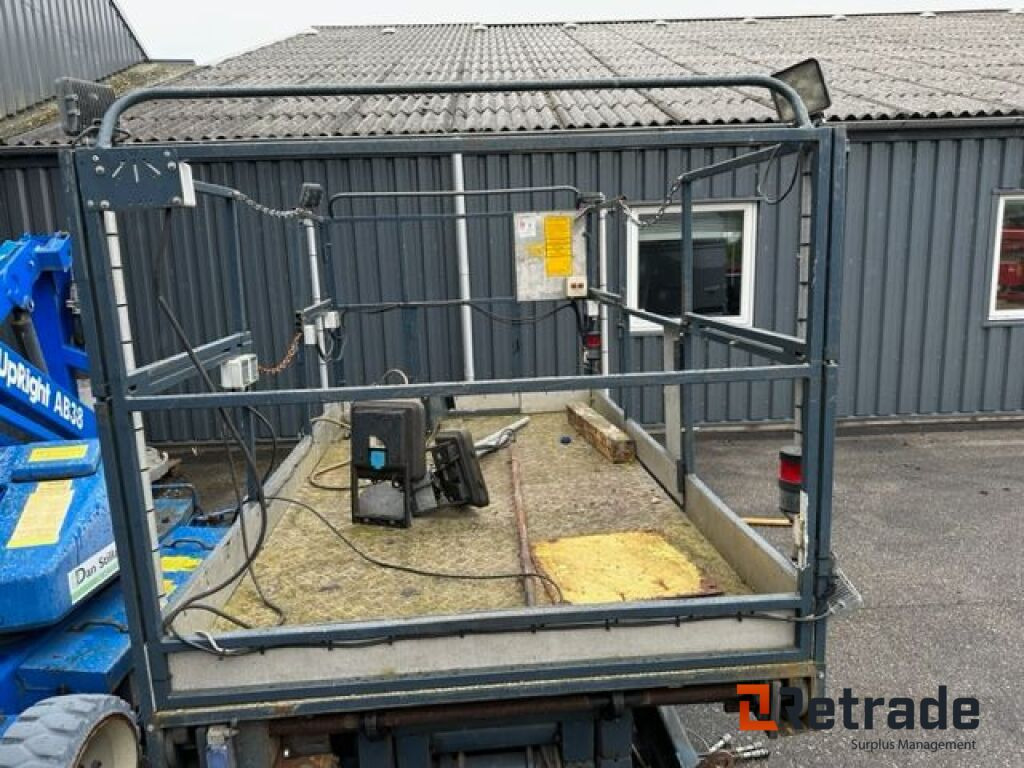 Upright Sax Platform 10 meter / Scissor platform 10 meters - Scherenbühne: das Bild 5 Upright Sax Platform 10 meter / Scissor platform 10 meters - Scherenbühne: das Bild 5