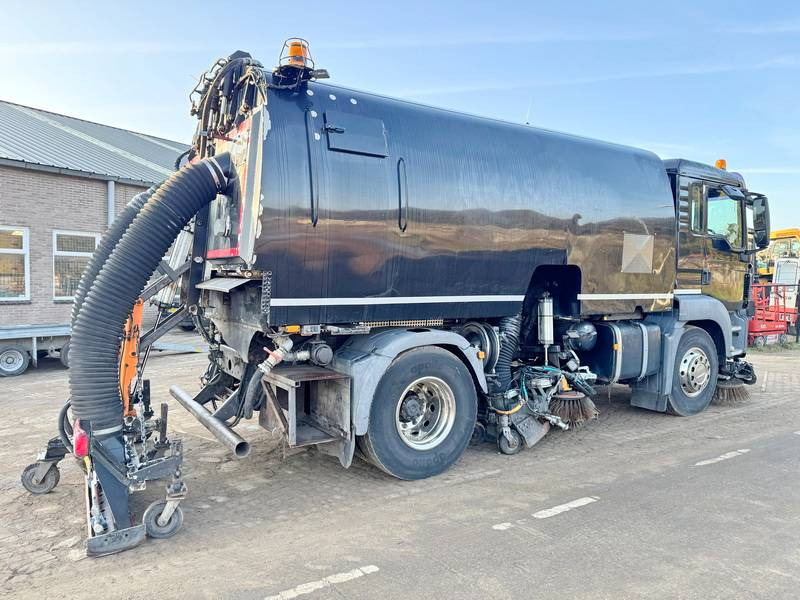 MAN MAN TGS18.320 - Dutch Sweeper Truck / Kehrwagen - Kehrmaschine: das Bild 5 MAN MAN TGS18.320 - Dutch Sweeper Truck / Kehrwagen - Kehrmaschine: das Bild 5