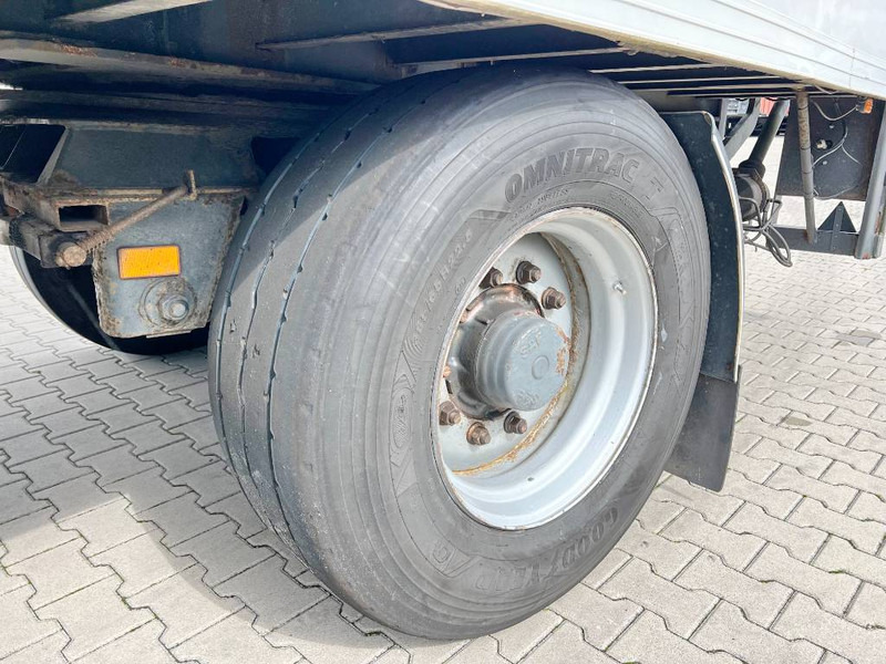 Koffer Auflieger Pacton THD.230 - 2 Axles / Taillift: das Bild 8