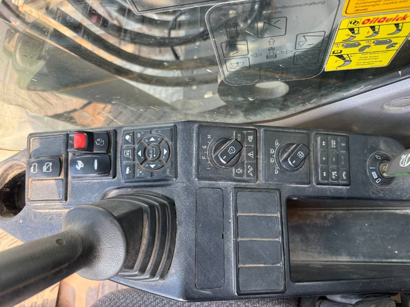 Kettenbagger Volvo EC300ENL - Oilquick / Triple Boom / Tilting Bucket: das Bild 11