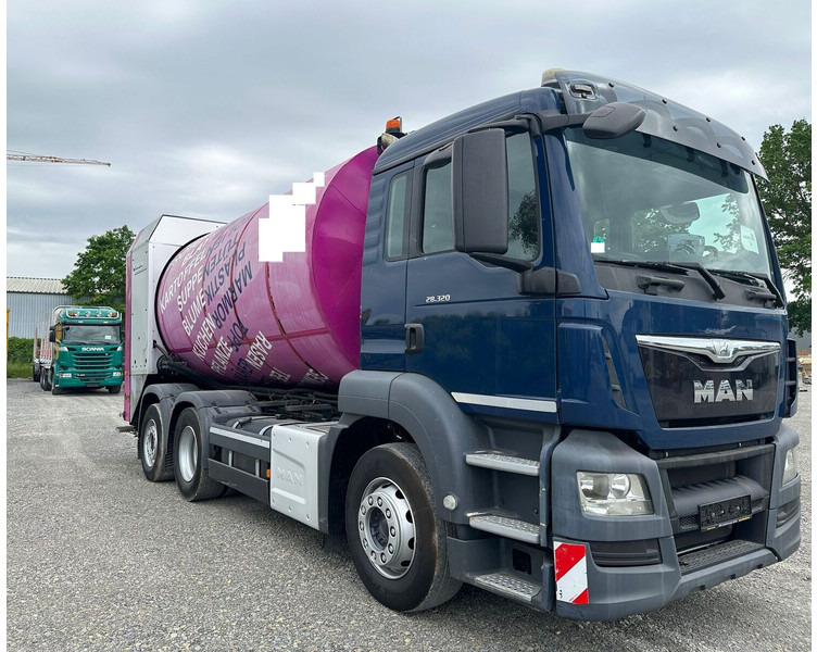 Müllwagen MAN TGS 28.320: das Bild 1