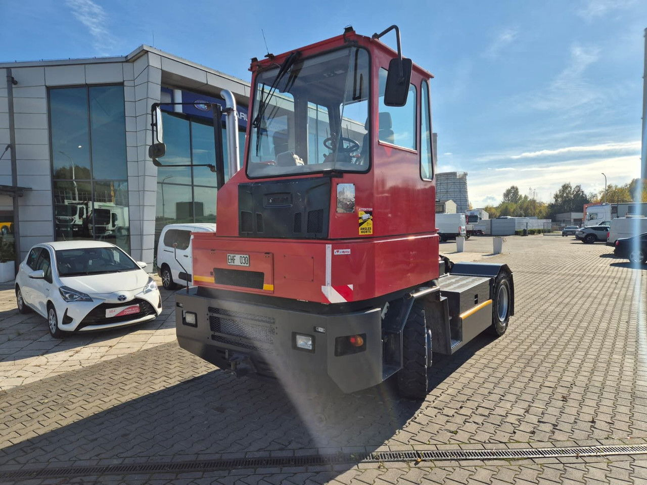KALMAR TR618i - 4X4 - LIKE NEW! - Terminaltraktor: das Bild 3 KALMAR TR618i - 4X4 - LIKE NEW! - Terminaltraktor: das Bild 3