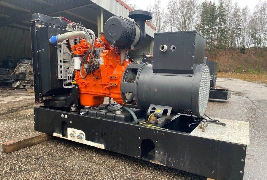 Mecc Alte ECP34 2S4 - Iveco Engine,126kVA,New oils - Motor für Baumaschine: das Bild 1 Mecc Alte ECP34 2S4 - Iveco Engine,126kVA,New oils - Motor für Baumaschine: das Bild 1