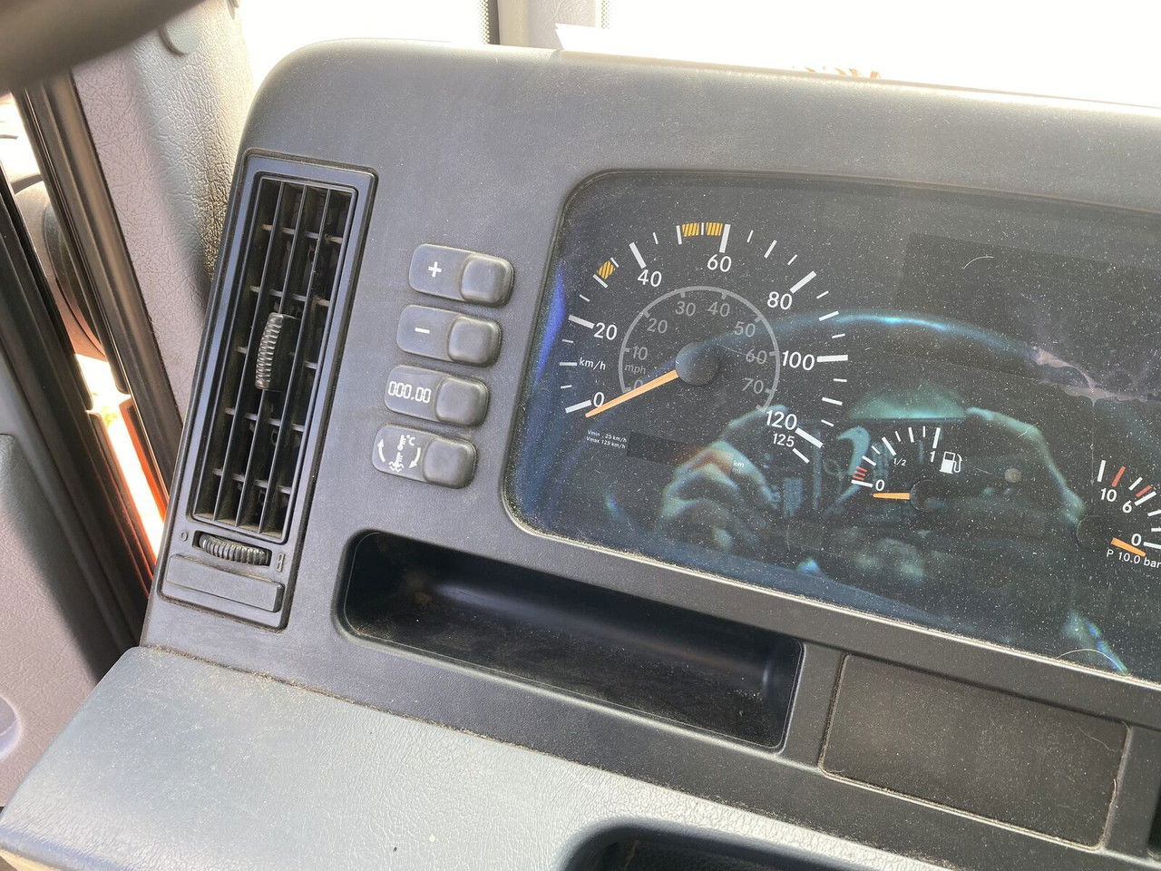 Fahrgestell LKW Mercedes-Benz Eqonic 2628 - 1 Owner - Euro6 - LOW KM: das Bild 23