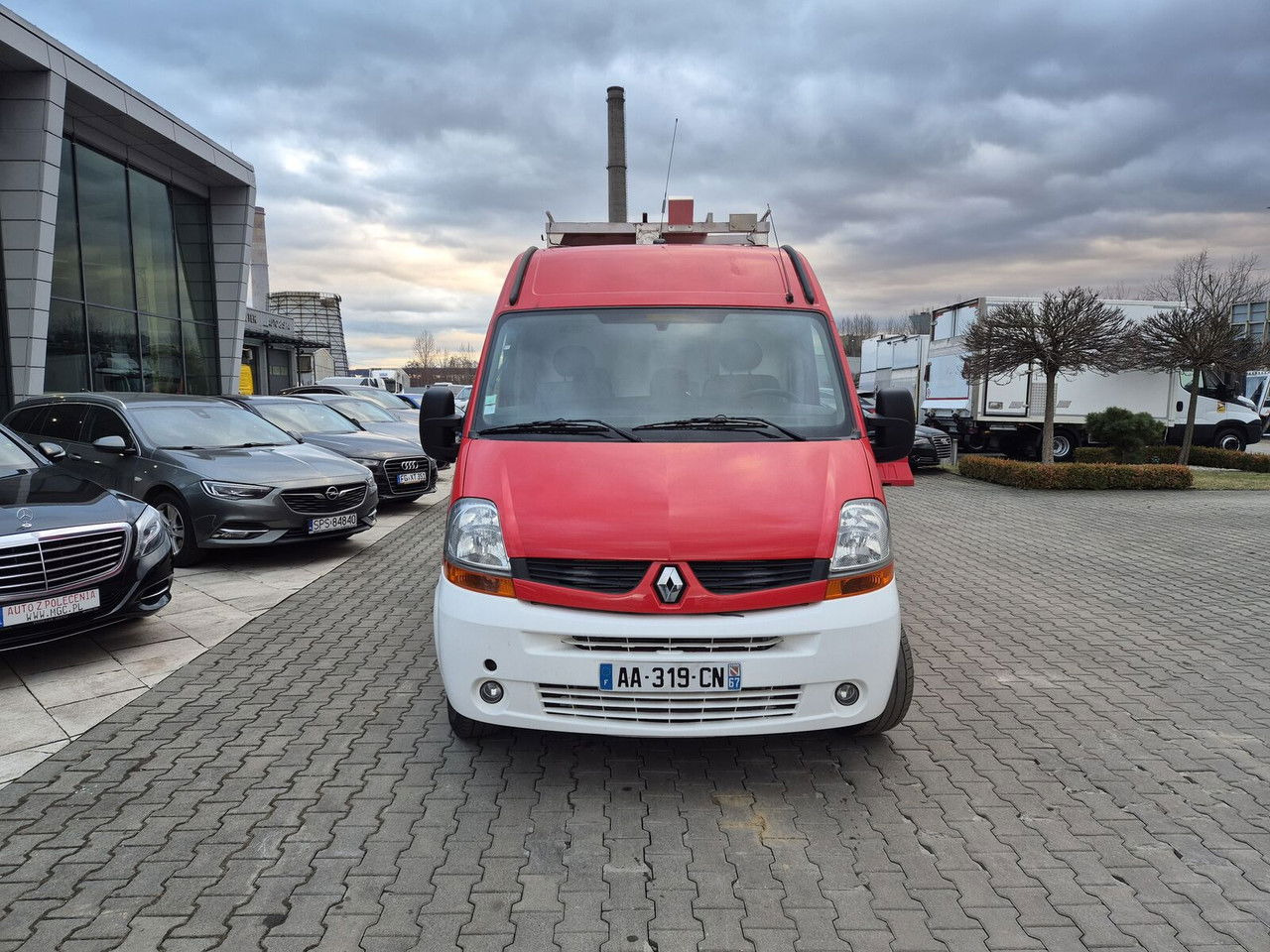 RENAULT Master 2.5 DCi / Like NEW LOW KM / 4 Seats - Feuerwehrfahrzeug: das Bild 4 RENAULT Master 2.5 DCi / Like NEW LOW KM / 4 Seats - Feuerwehrfahrzeug: das Bild 4