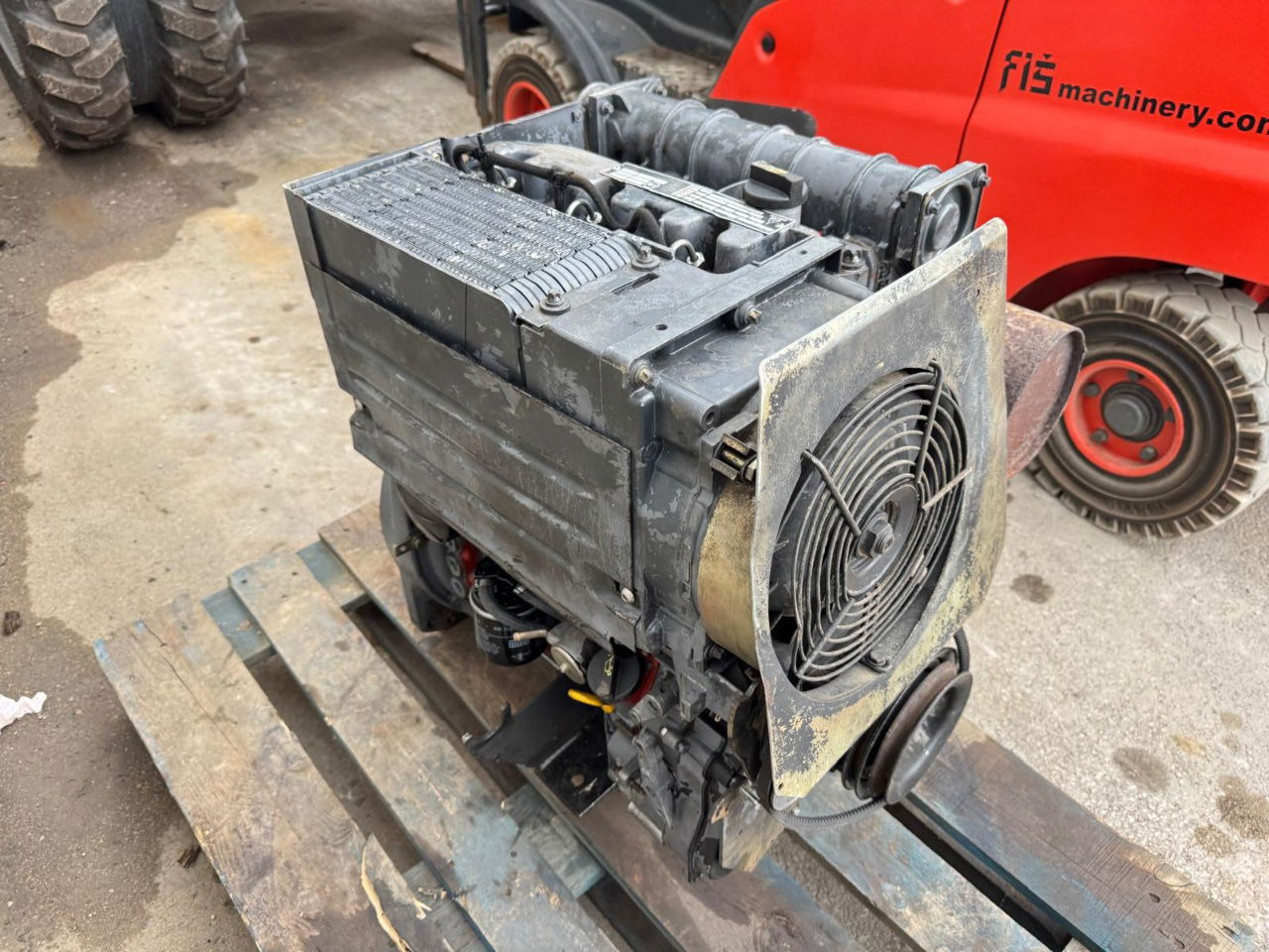 Deutz Engine F3L 1011 F - 2006 Year - Damaged - Motor für Baumaschine: das Bild 3 Deutz Engine F3L 1011 F - 2006 Year - Damaged - Motor für Baumaschine: das Bild 3