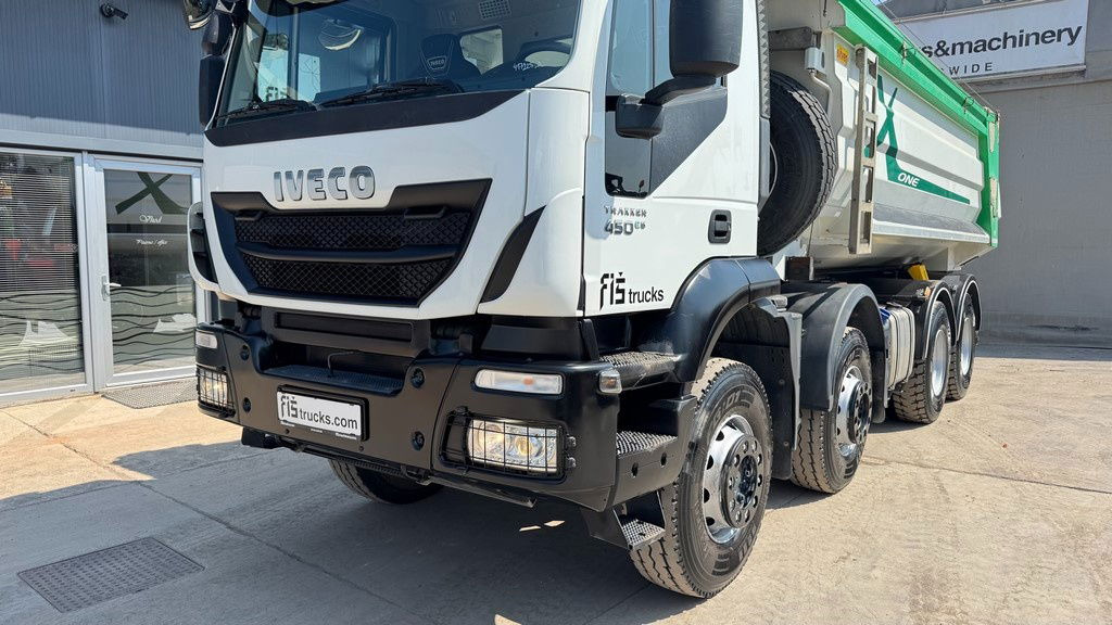Iveco Trakker AD410T45 8x4 20m3 - hydr. back - 72.000km - Kipper: das Bild 2 Iveco Trakker AD410T45 8x4 20m3 - hydr. back - 72.000km - Kipper: das Bild 2