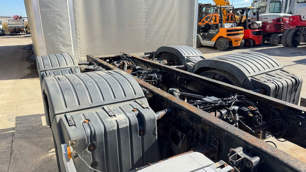 MAN TGA 26.460 6X2 chassis - lifitng axle - Fahrgestell LKW: das Bild 5 MAN TGA 26.460 6X2 chassis - lifitng axle - Fahrgestell LKW: das Bild 5