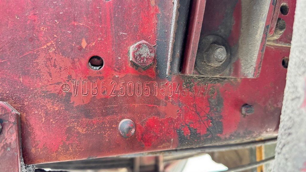 Fahrgestell LKW Mercedes-Benz 3228 8x4 chassis - v8: das Bild 10