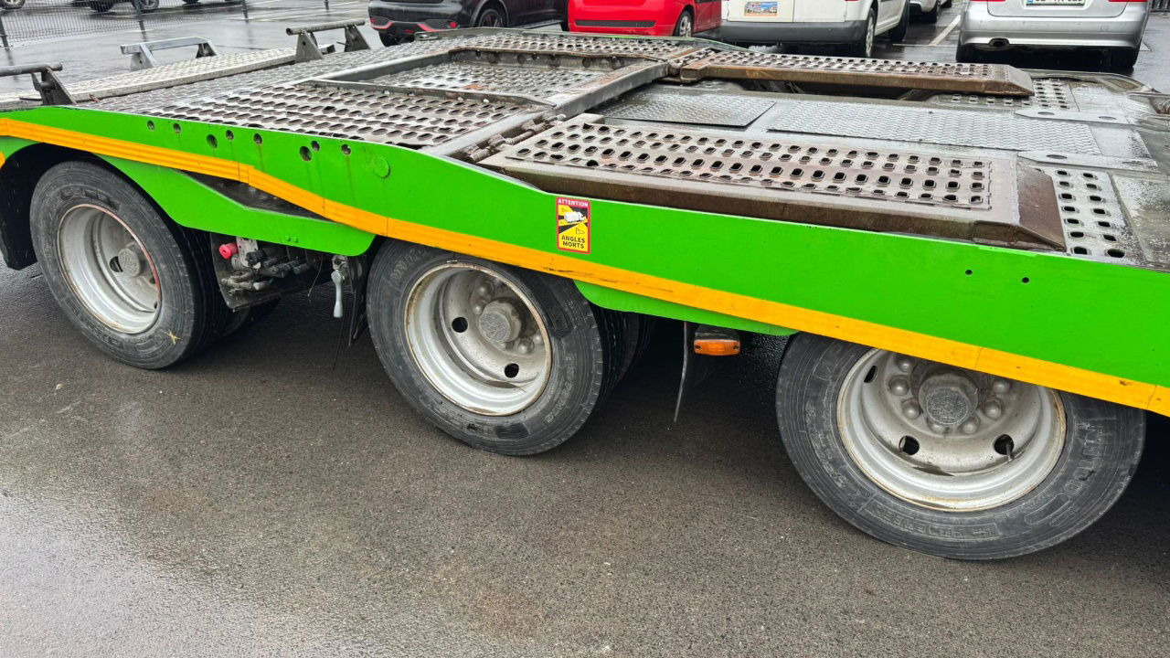 Mercedes-Benz Actros 1846 4x2 LKW transporter + Boerner trailer - Autotransporter LKW: das Bild 5 Mercedes-Benz Actros 1846 4x2 LKW transporter + Boerner trailer - Autotransporter LKW: das Bild 5