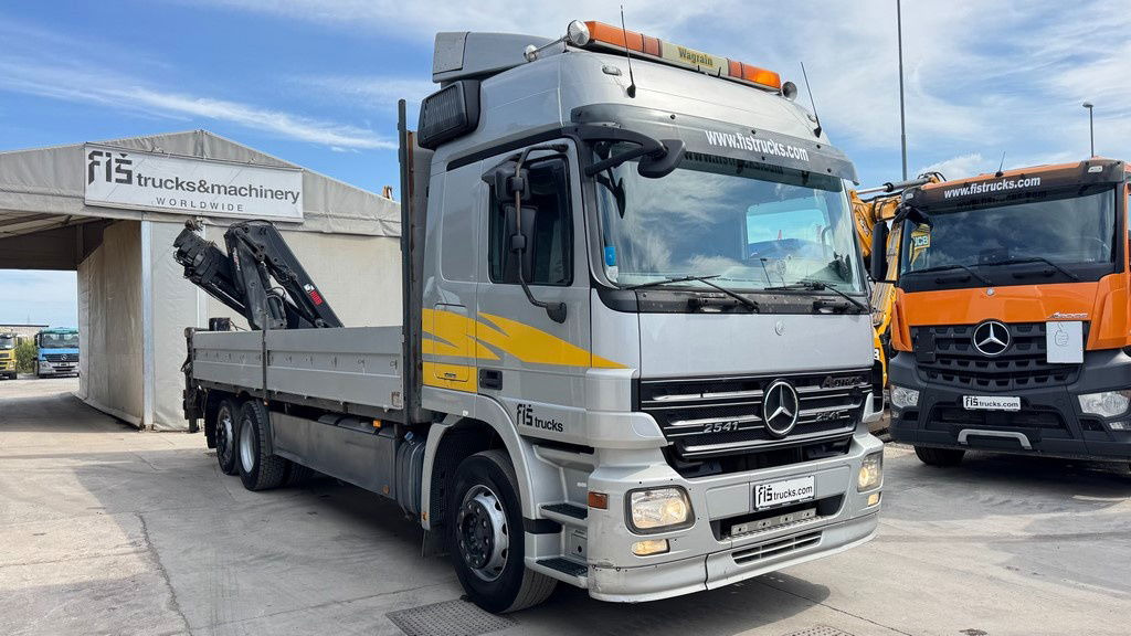 Mercedes-Benz Actros 2541 6x2 stake body - Hiab XS 144 Hipro 17.3M - Pritsche LKW, Autokran: das Bild 3 Mercedes-Benz Actros 2541 6x2 stake body - Hiab XS 144 Hipro 17.3M - Pritsche LKW, Autokran: das Bild 3