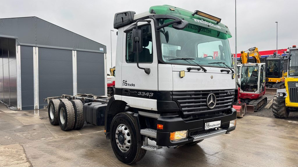 Mercedes-Benz Actros 3331 B 6x4 chassis - big axle - Fahrgestell LKW: das Bild 4 Mercedes-Benz Actros 3331 B 6x4 chassis - big axle - Fahrgestell LKW: das Bild 4