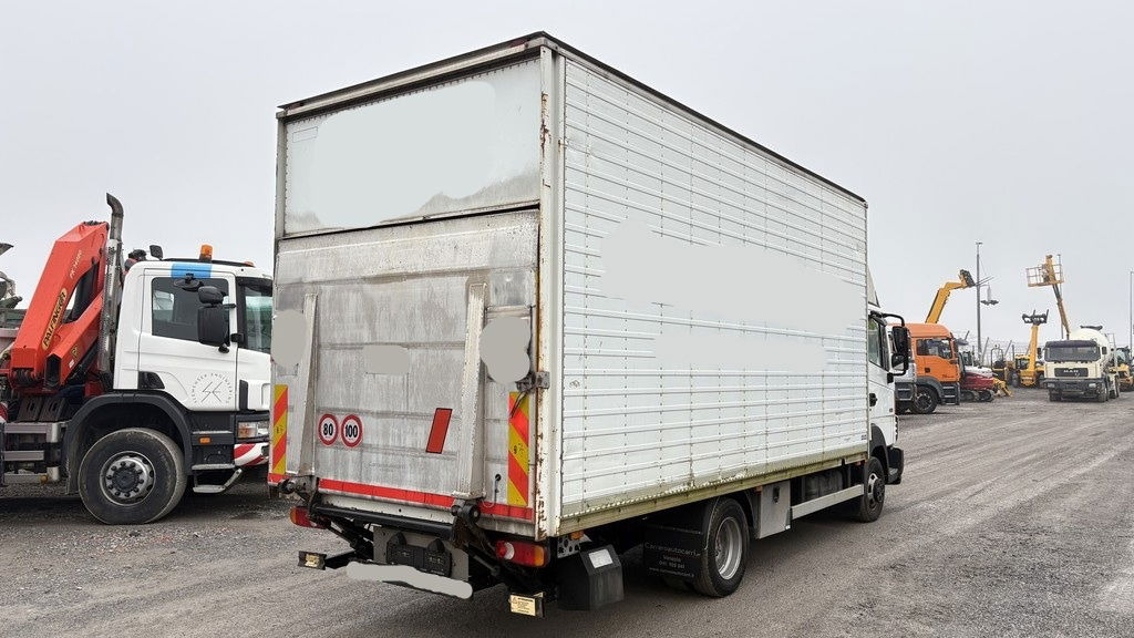 Nissan Atleon 56.15 4x2 - box + ramp - Koffer Transporter: das Bild 4 Nissan Atleon 56.15 4x2 - box + ramp - Koffer Transporter: das Bild 4
