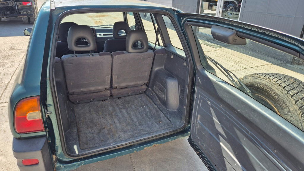 SUV/ Geländewagen Toyota RAV4 2.0 - Petrol - Automatic: das Bild 18
