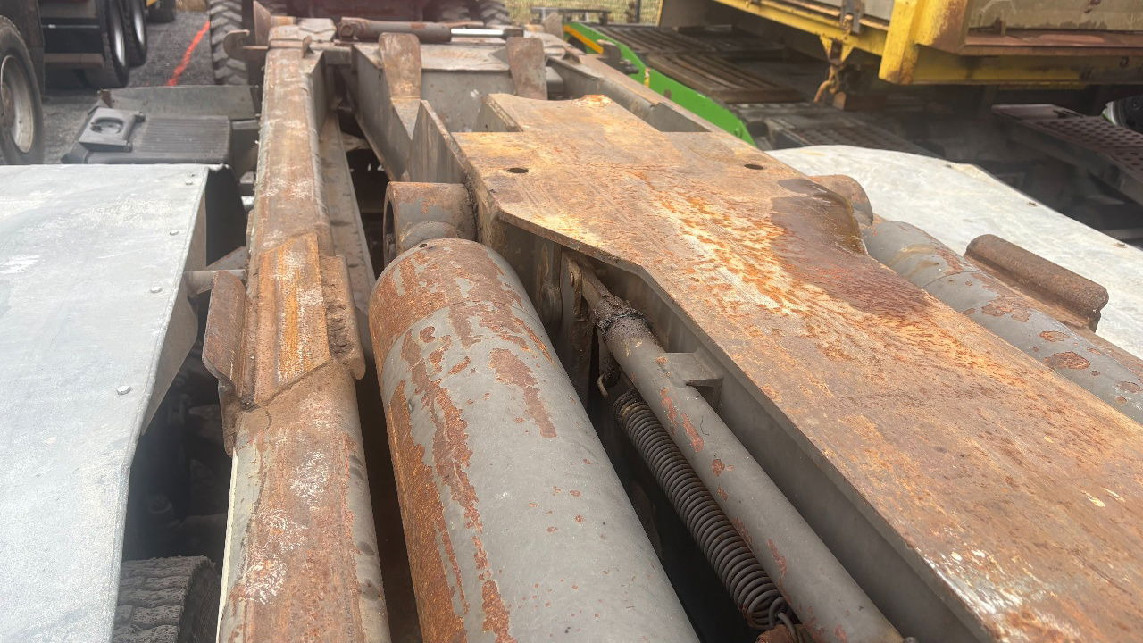 Volvo FH 12 460ER abroll with crane - crane LIV - scissors - perfect - Containerwagen/ Wechselfahrgestell LKW: das Bild 3 Volvo FH 12 460ER abroll with crane - crane LIV - scissors - perfect - Containerwagen/ Wechselfahrgestell LKW: das Bild 3