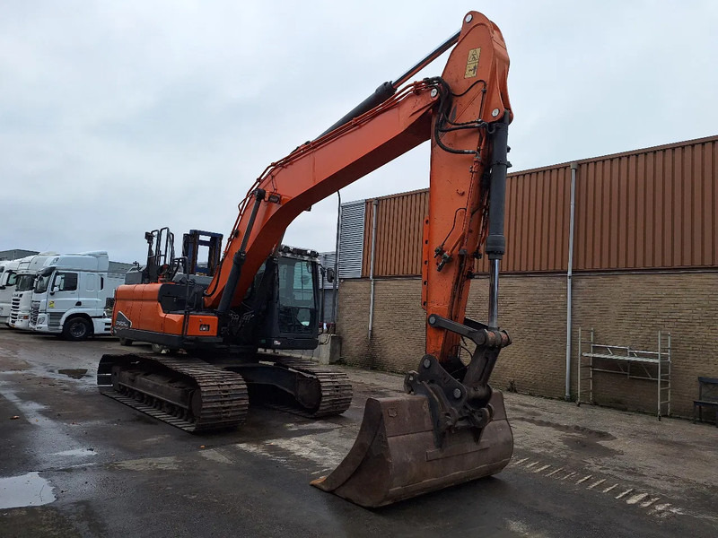 Doosan DX235NLC-5 - Kettenbagger: das Bild 3 Doosan DX235NLC-5 - Kettenbagger: das Bild 3