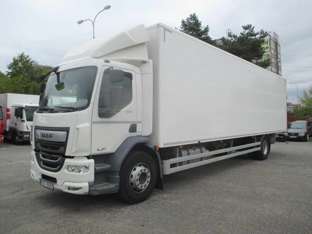 DAF 18.290 - Koffer LKW: das Bild 1 DAF 18.290 - Koffer LKW: das Bild 1