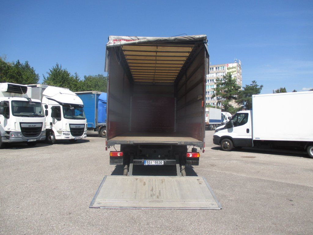 DAF LF 260 - Plane LKW: das Bild 4 DAF LF 260 - Plane LKW: das Bild 4