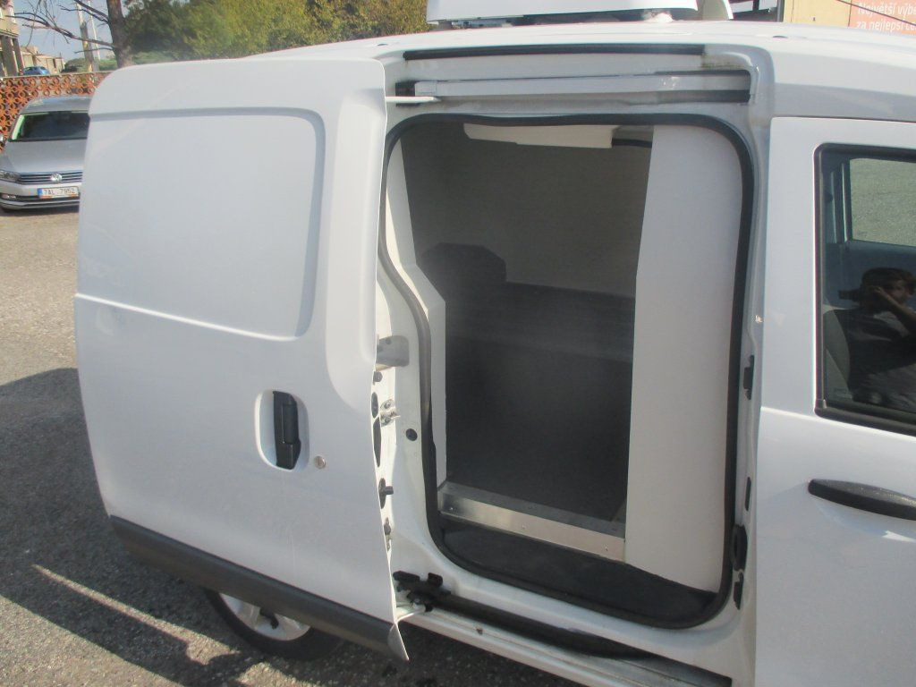 Dacia Izotherm ,1.6i ,Euro 6 - SUV/ Geländewagen: das Bild 5 Dacia Izotherm ,1.6i ,Euro 6 - SUV/ Geländewagen: das Bild 5